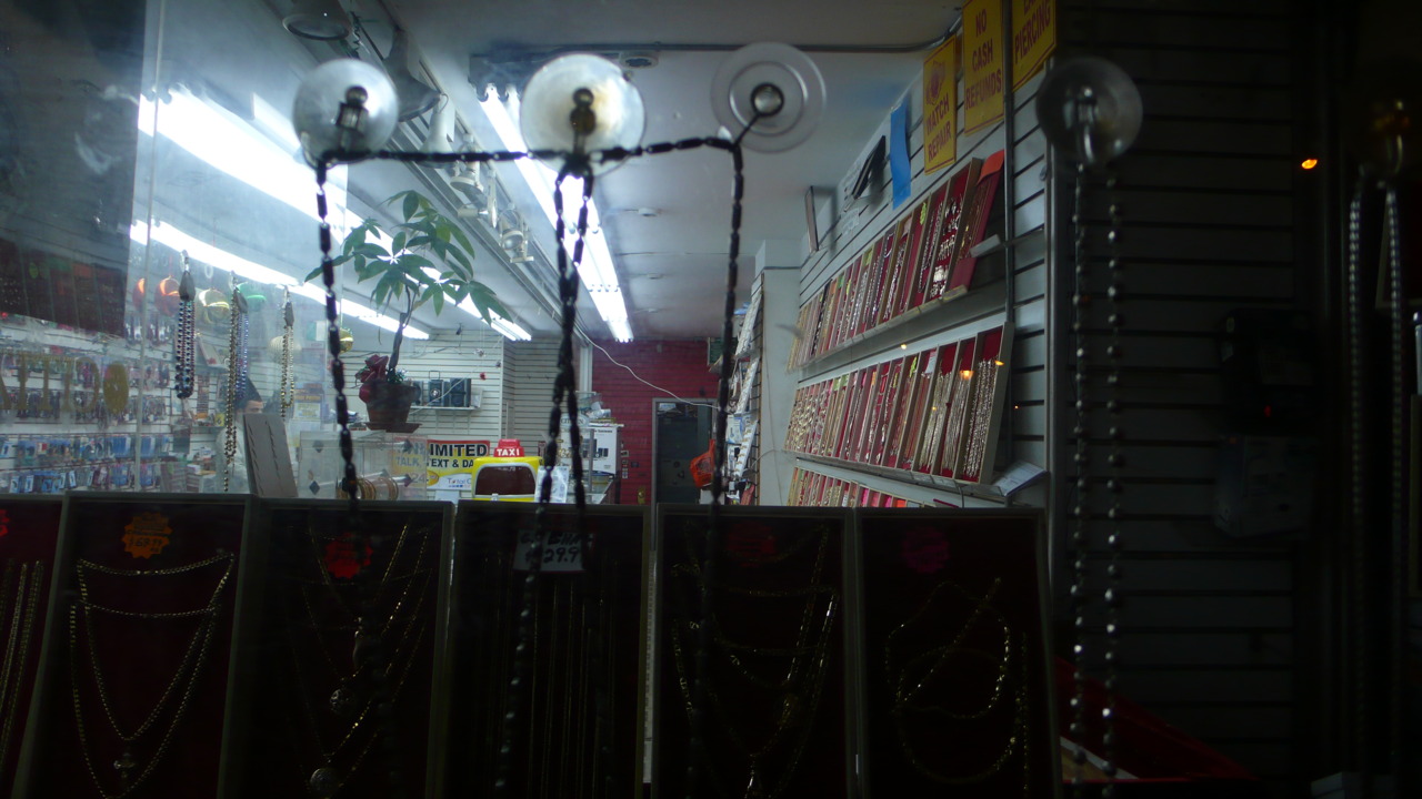 GOLD SHOP CLOSED