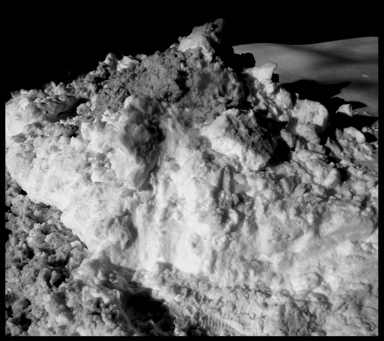 UNTITLED (mini street iceberg)